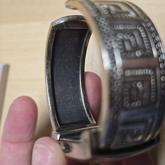 {Golden} Silver Color Greek Designs Women's Cuff Bangle Watch - Picture 6 of 8